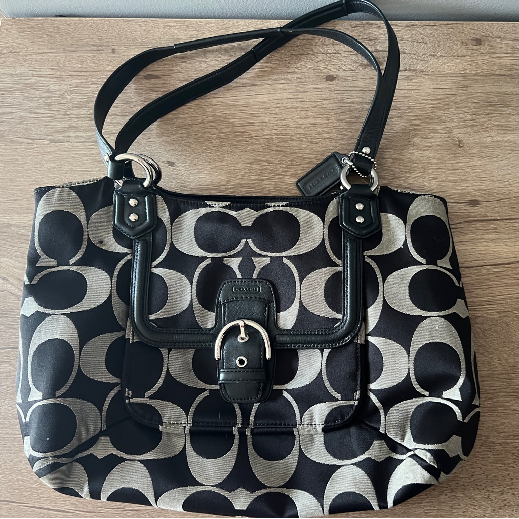 Coach Campbell Signature Belle Carryall: Shoulder Bag With Signature Monogram